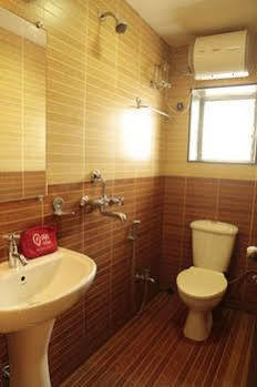 Hotel Oyo Ballygunge Maddox Square 3*